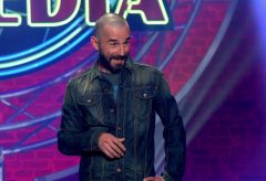 Postureo por Santi Millán
